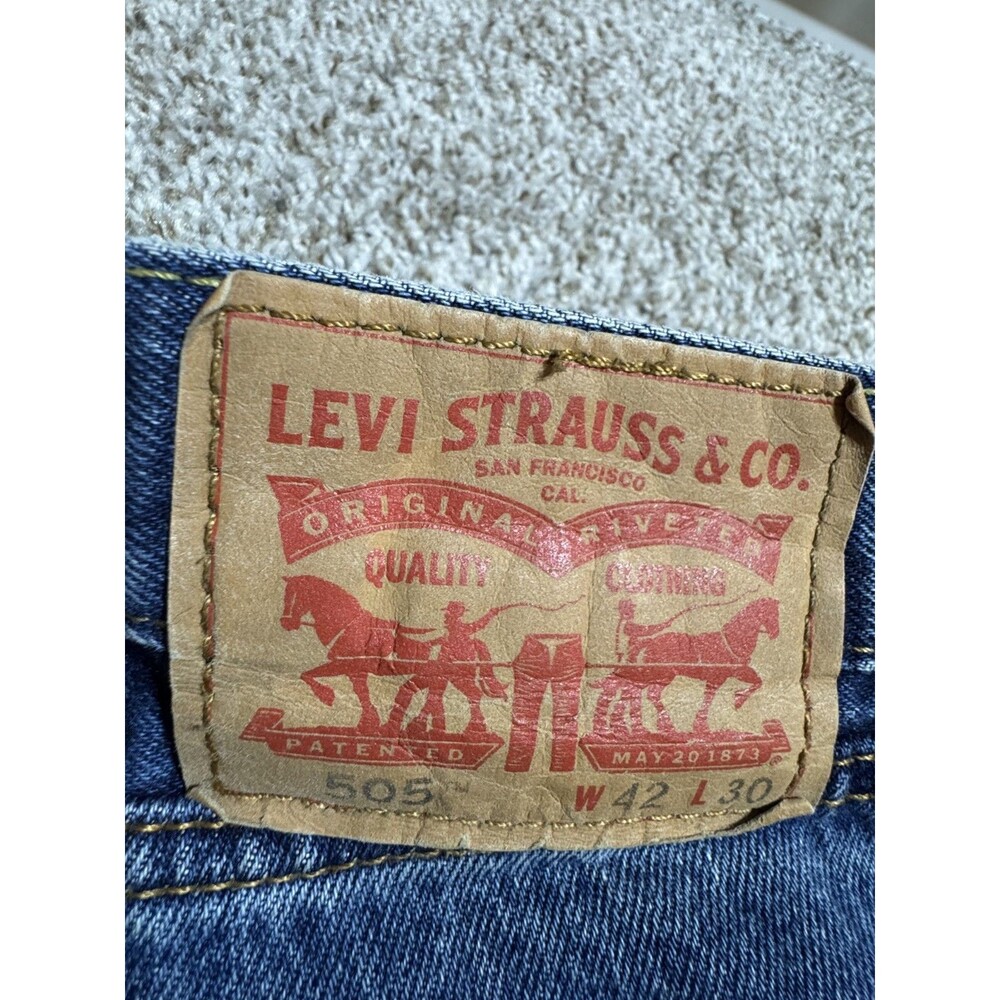 Levi’s 505 Men’s Jeans 42x30 Regular Fit Straight Leg Medium Wash Blue Denim